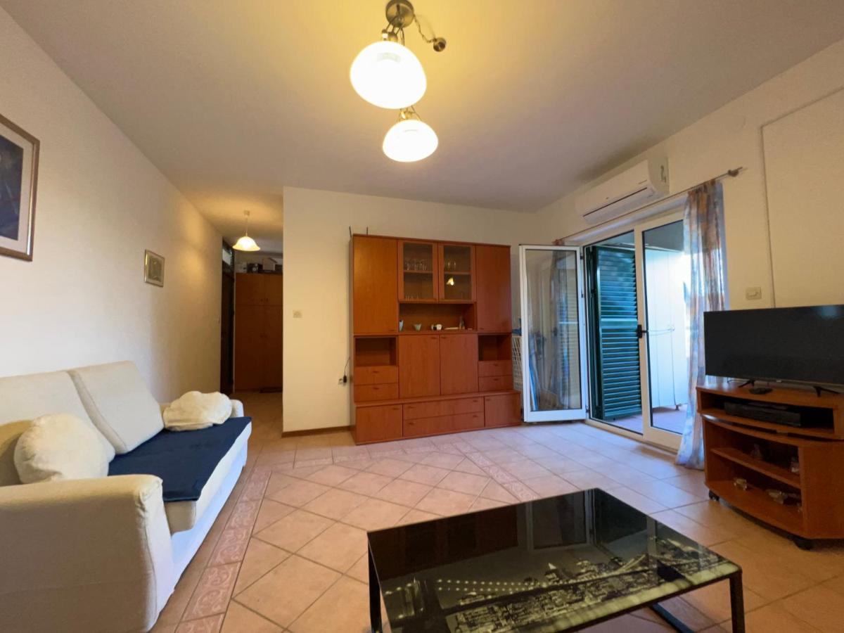 Apartment Luka Novalja Ngoại thất bức ảnh