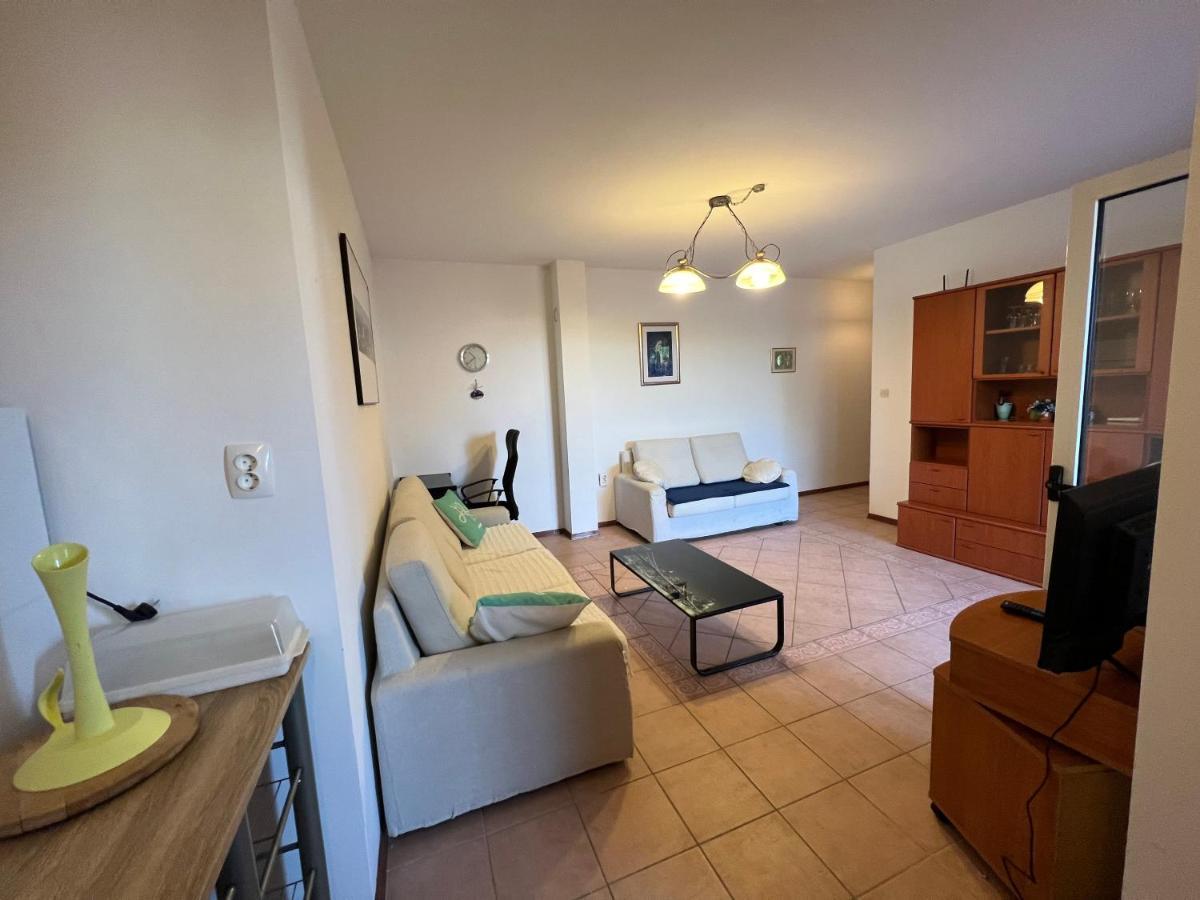Apartment Luka Novalja Ngoại thất bức ảnh
